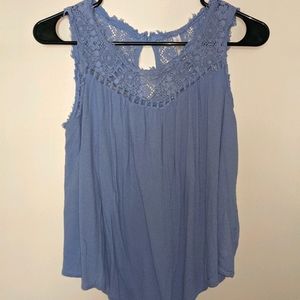 ❤️‍🔥3 for $15 Lavender Blue lace neck tank top